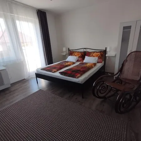 Var-lak * Balatonfuzfo